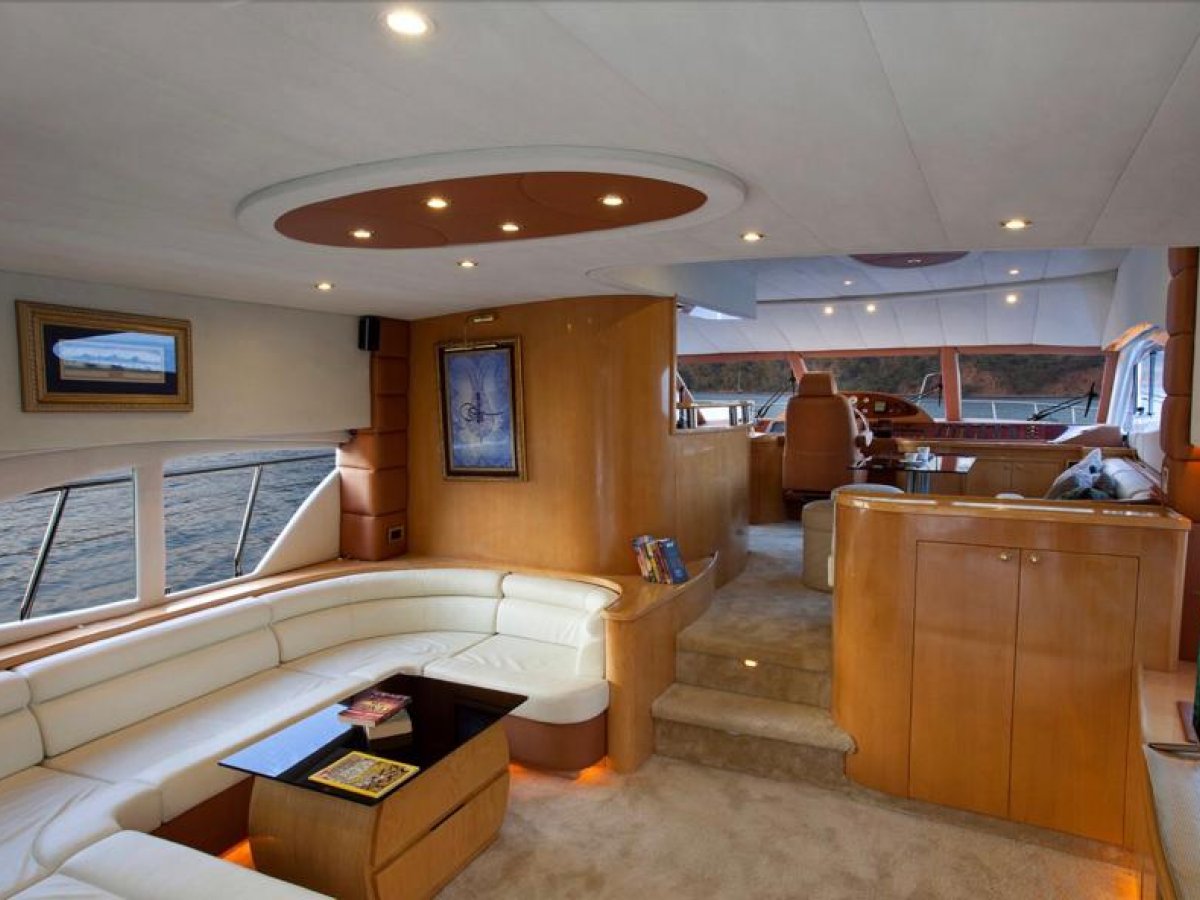 22 M MOTORYAT VEN